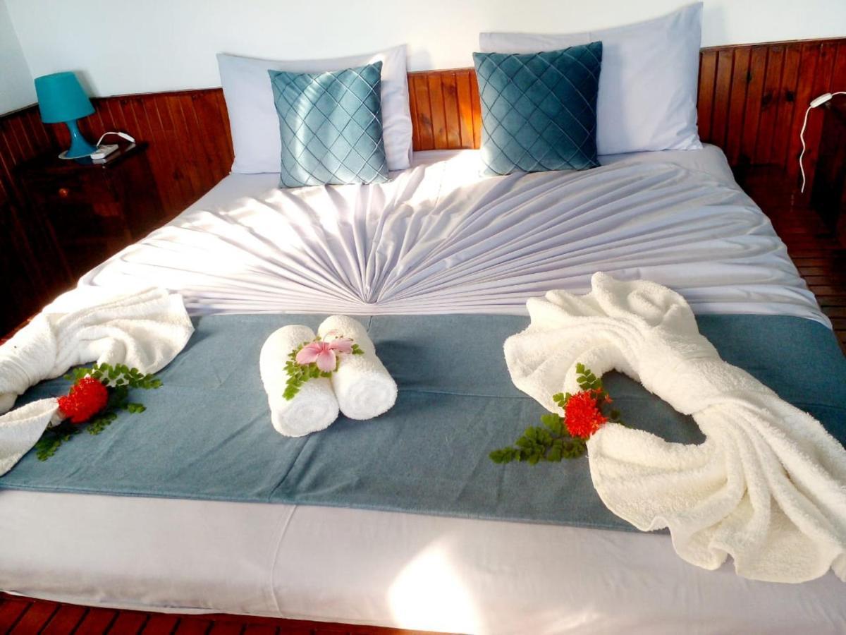 Les Elles Guesthouse Self Catering Baie Lazare  Esterno foto