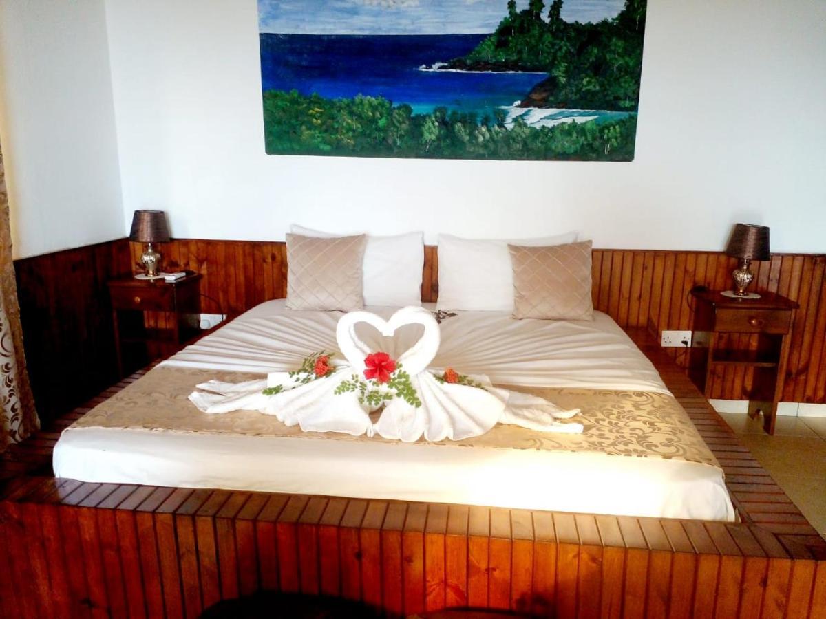 Les Elles Guesthouse Self Catering Baie Lazare  Esterno foto