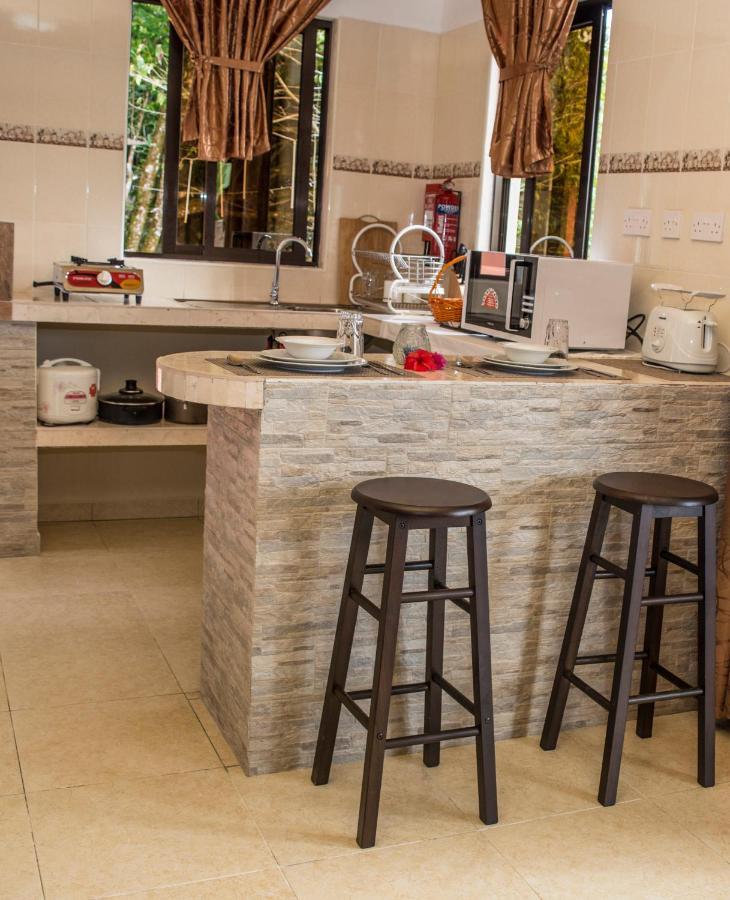 Les Elles Guesthouse Self Catering Baie Lazare  Esterno foto