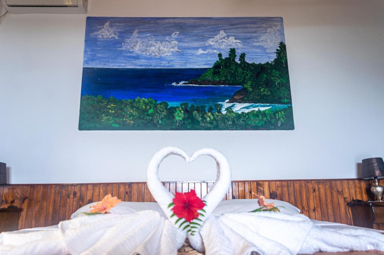 Les Elles Guesthouse Self Catering Baie Lazare  Esterno foto