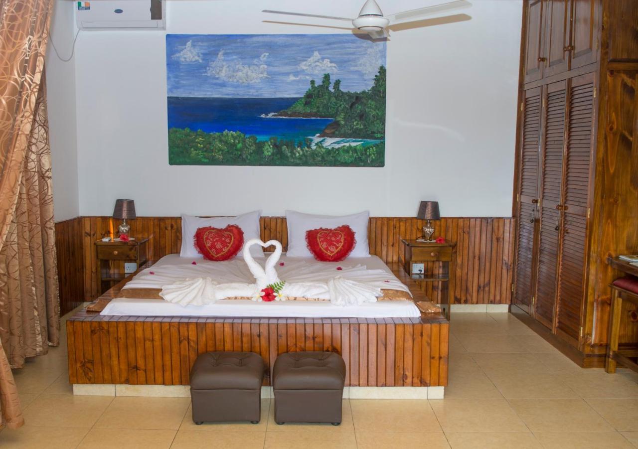 Les Elles Guesthouse Self Catering Baie Lazare  Esterno foto